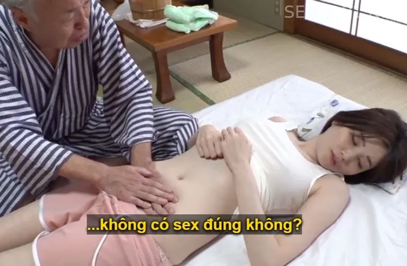 Bạn gái của con trai bị đau nhức nhờ bố ông chồng có nghề mát-xa massage và cái kết