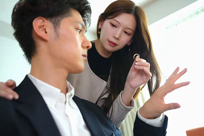 Cô vợ đi đi chơi, người chồng ở nhà bị nhỏ em cô vợ gạ quan hệ không trượt phát nào